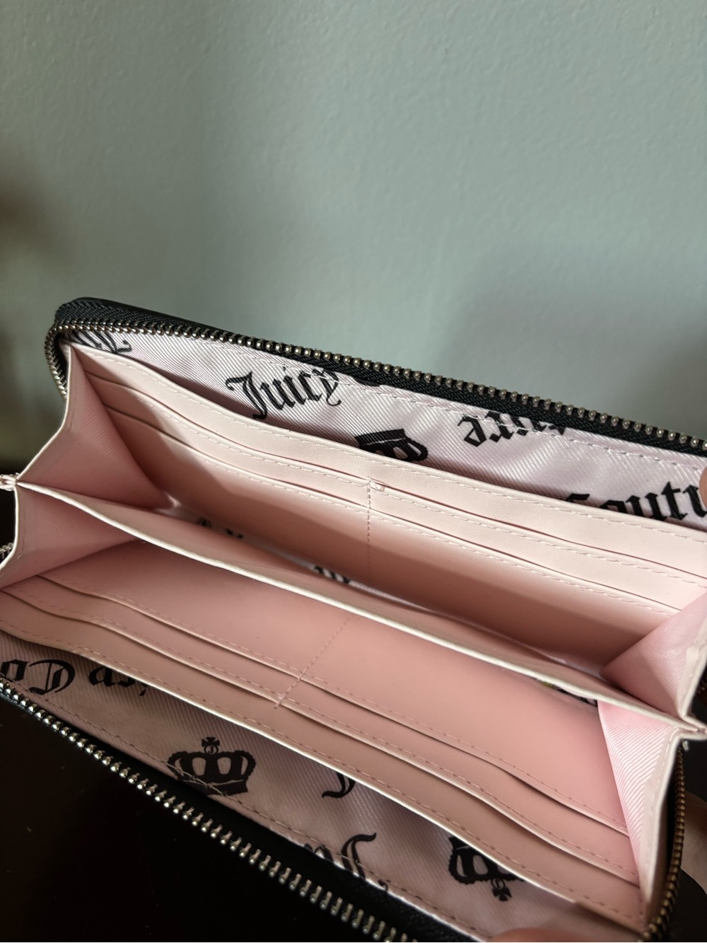 Juicy Couture Velour Wallet - Picture 4 of 4